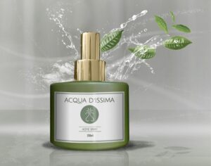 Frasco de Ácqua d´Issima com folhas e respingo irradiando dela, em uma superfície de fundo infinito