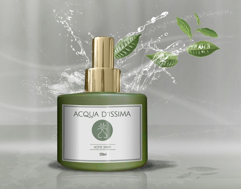 Frasco de Ácqua d´Issima com folhas e respingo irradiando dela, em uma superfície de fundo infinito